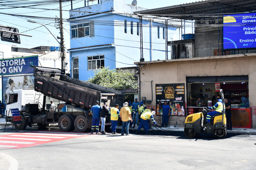 Prefeitura de Belford Roxo revitaliza avenida Benjamin Pinto Dias com calçadas novas