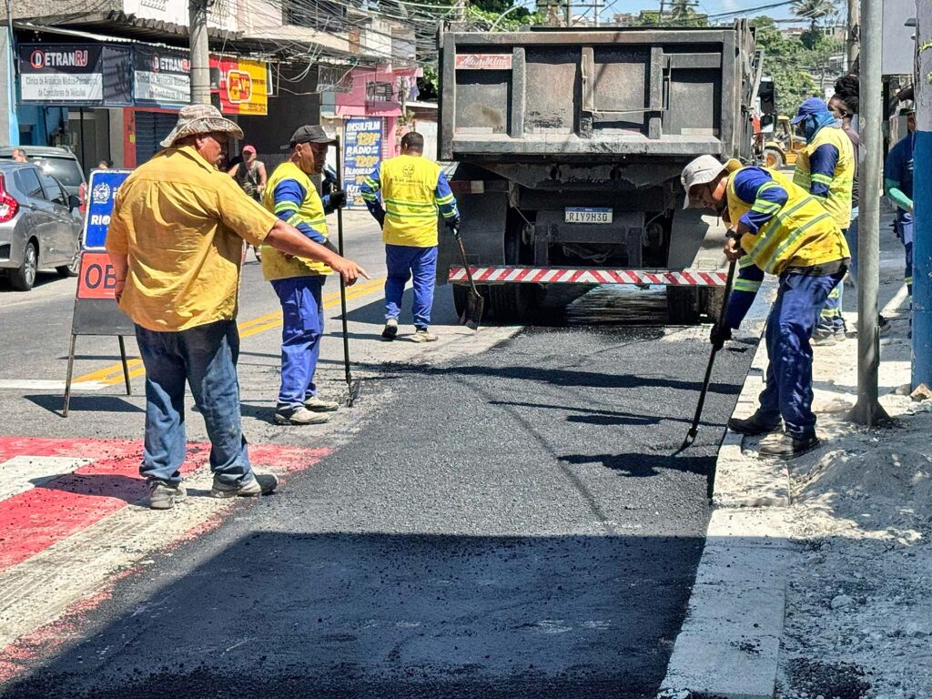 Prefeitura de Belford Roxo revitaliza avenida Benjamin Pinto Dias com calçadas novas