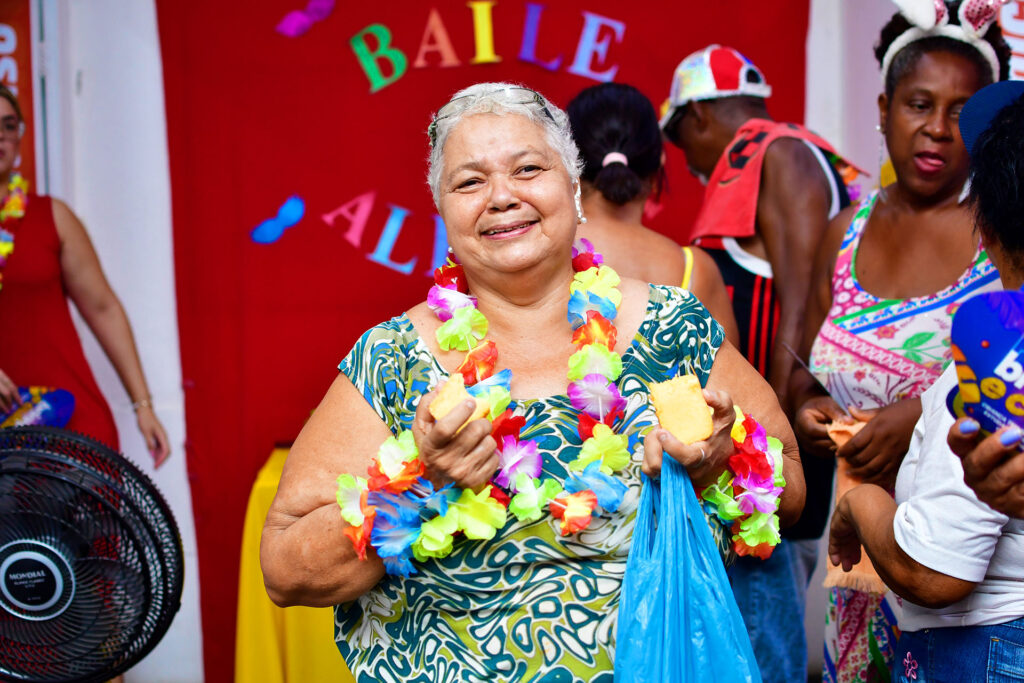 Usuários dos CRAS caem na folia em Belford Roxo