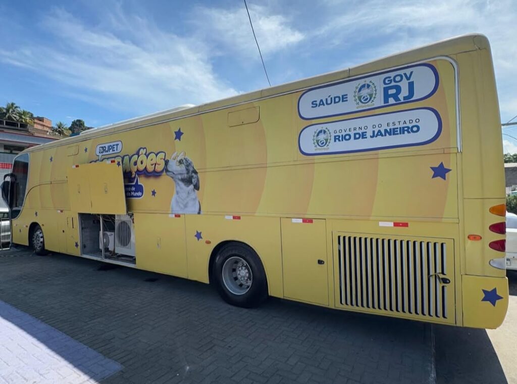 O Castramóvel RJPET, iniciativa do Governo do Estado, através da Subsecretaria Estadual de Proteção e Bem-Estar Animal, em parceria com a Prefeitura de Belford Roxo, está estacionado com seu ônibus na Praça do Wona, iniciando nesta segunda-feira (10) o serviço de castração gratuita de cães e gatos. A unidade móvel da Secretaria de Estado de Saúde ficará no bairro até o dia 27 de fevereiro, funcionando das 8h às 14h, de segunda a sexta-feira.