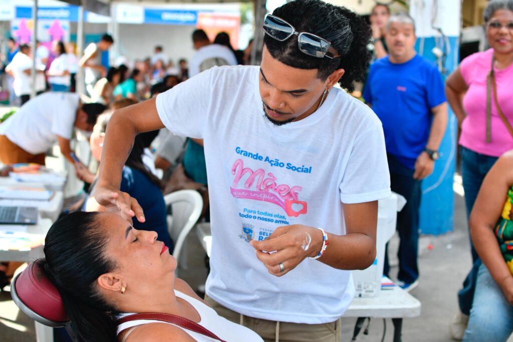 Ação social em homenagem ao Dia das Mães levou serviços gratuitos e atrações culturais para Praça de Heliópolis