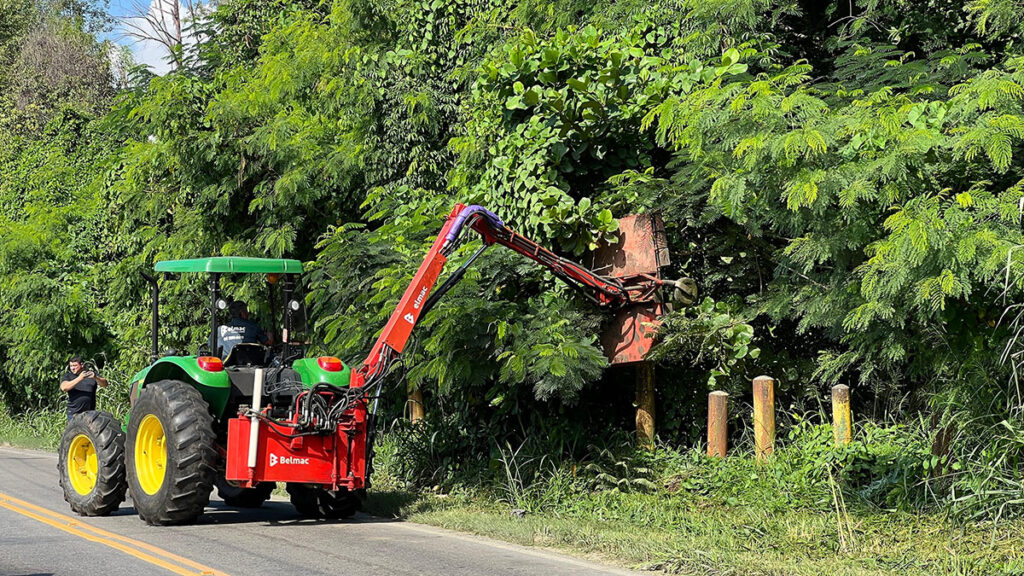 Secretaria de Serviços Públicos de Belford Roxo realiza ações de roçagem com novo e moderno maquinário