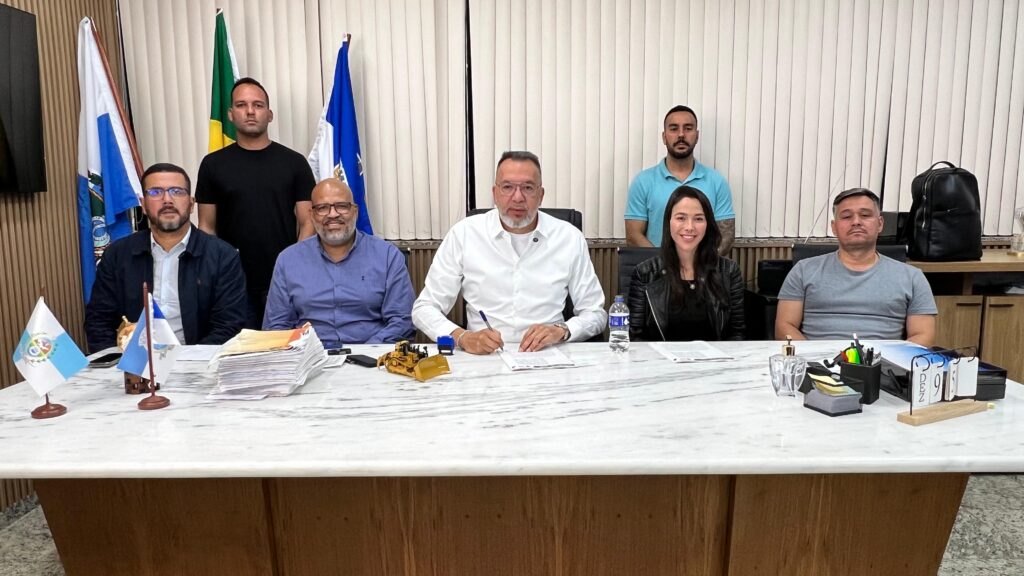 Prefeito Márcio Canella assina convênio com a Polícia Militar para reforçar a segurança em Belford Roxo