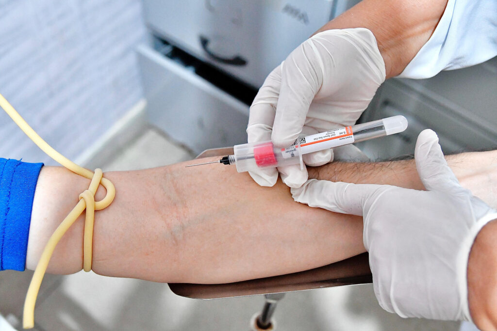 Policlínica Neuza Brizola reativa exames laboratoriais e tem Programa de Combate ao Tabagismo