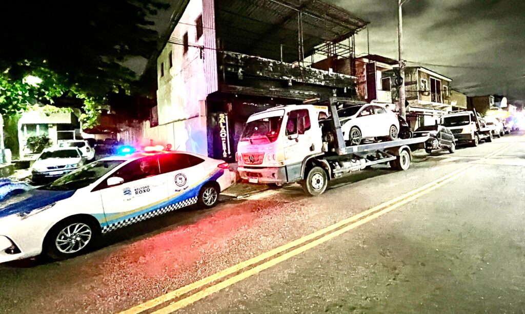 Operação da PM e Prefeitura prende quadrilha de clonagem de veículos e apreende carros e motos em Santa Tereza