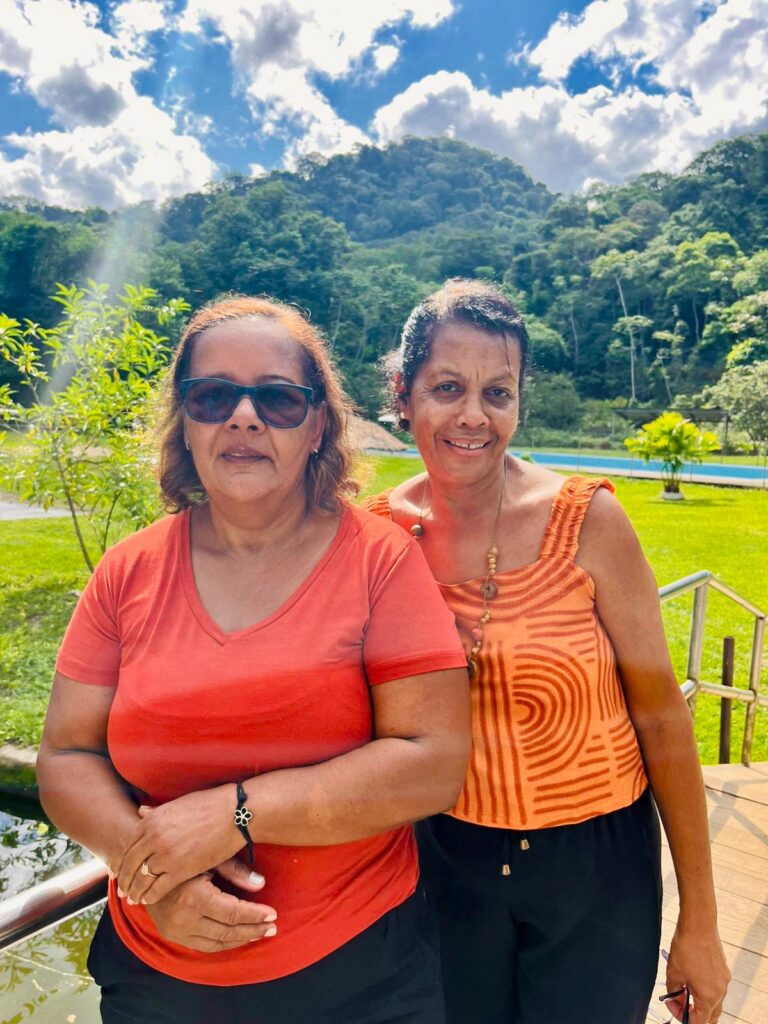 Pacientes de fisioterapia oncológica da Secretaria da Mulher de Belford Roxo fazem passeio com piquenique