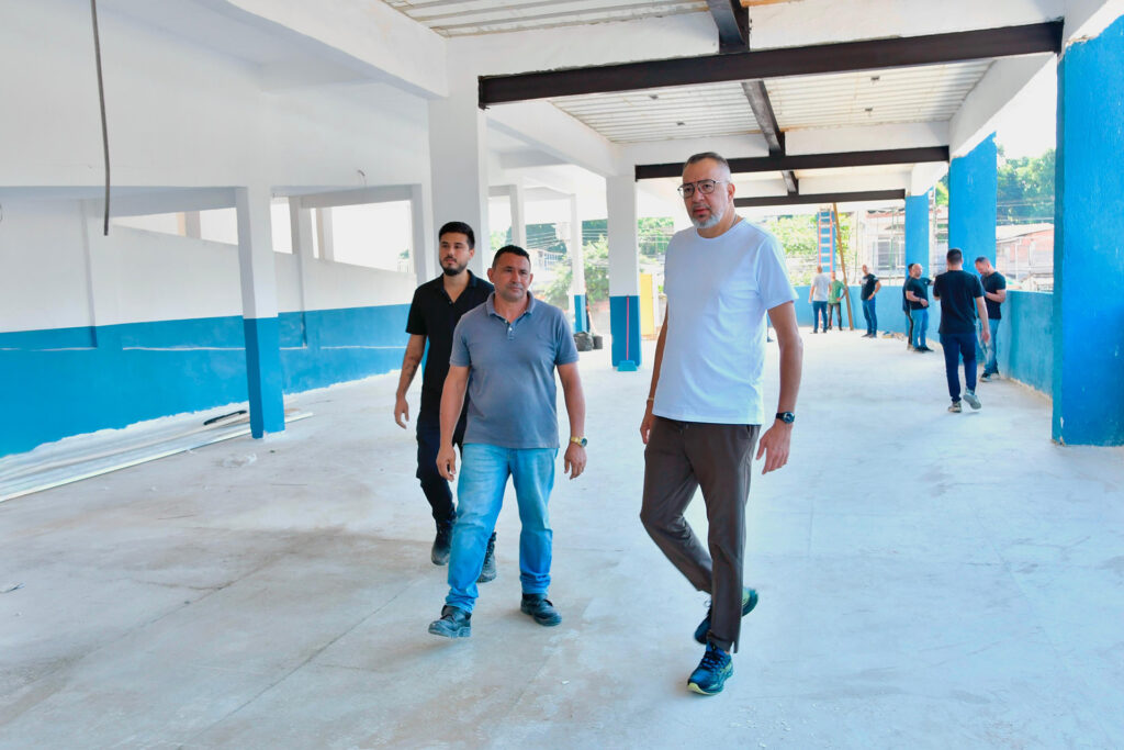 Prefeito Marcio Canella visita obras de ampliação do Hospital Municipal e escola que está sendo construída
