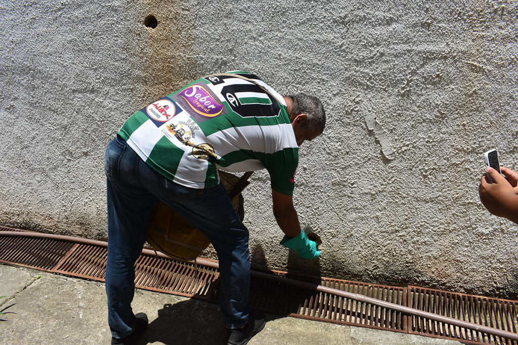 Belford Roxo desratiza prédio da Prefeitura