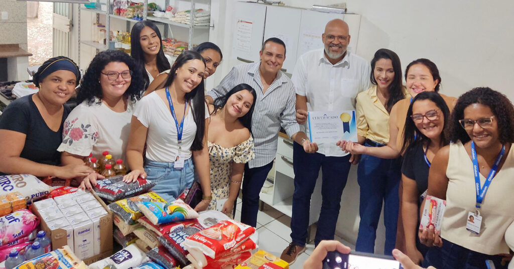 Vice-prefeita, chefe de gabinete e secretário visitam Casa Lar dos Meninos e Lar Esperança