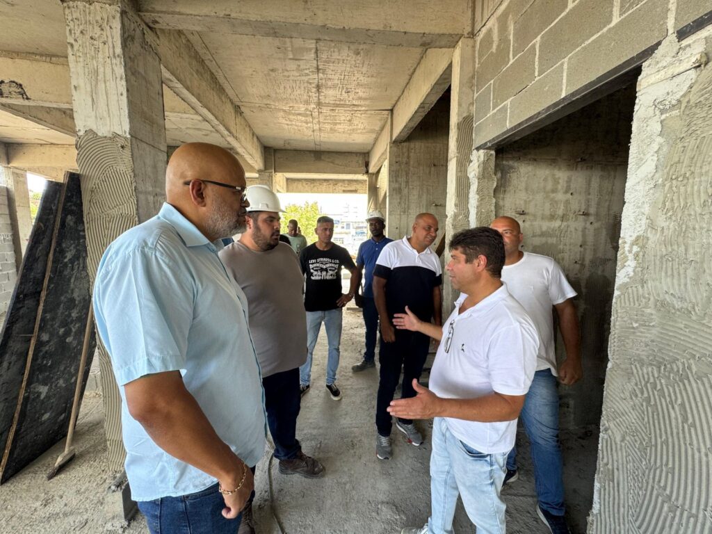 Secretário de Saúde e chefe de gabinete do prefeito visitam unidades em Belford Roxo