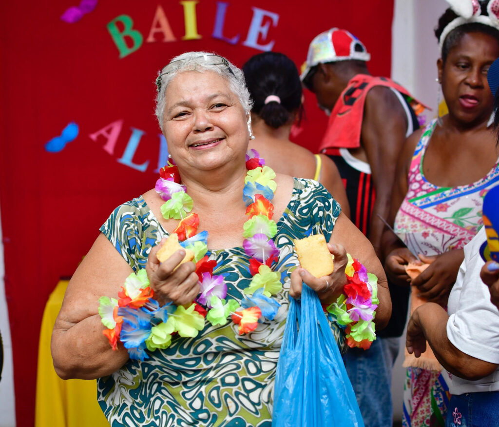 Usuários dos CRAS caem na folia em Belford Roxo