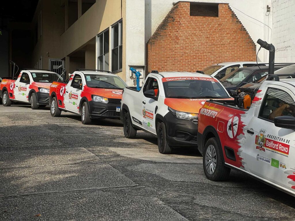 Prefeitura de Belford Roxo realiza trabalho preventivo de combate ao Aedes aegypti com carros fumacês