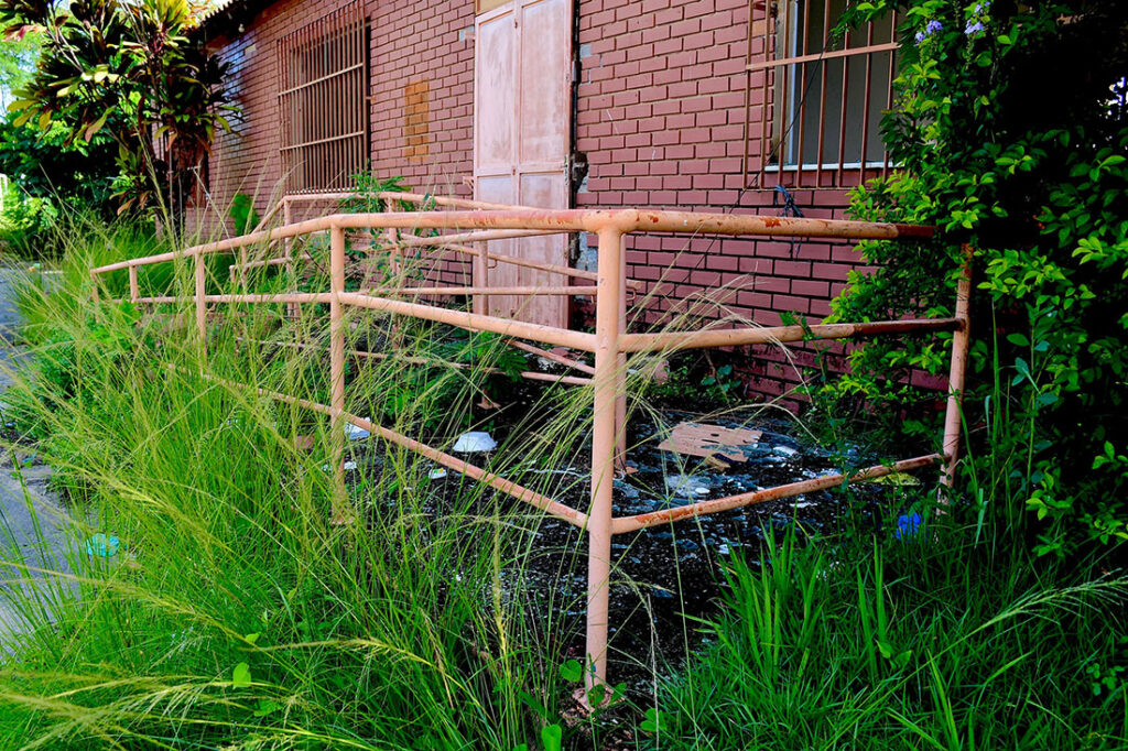 Prefeito Canella denuncia destruição da Prefeitura, faz mutirão de limpeza e visita unidades depredadas