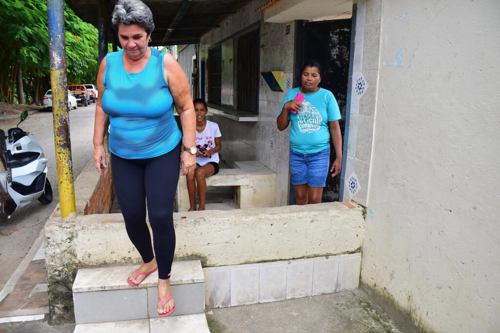 Secretários visitam pontos que alagam em Belford Roxo