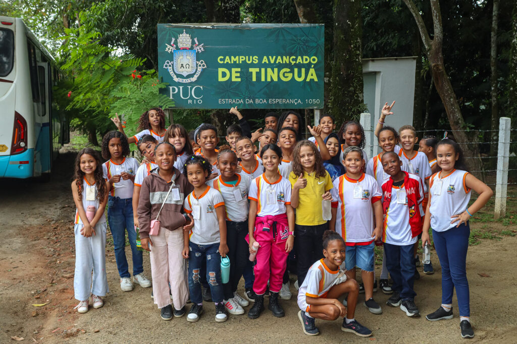 Secretaria de Meio Ambiente promove passeio na APA Iguaçu  para alunos da Escola Municipal Bispo Moacyr de Oliveira