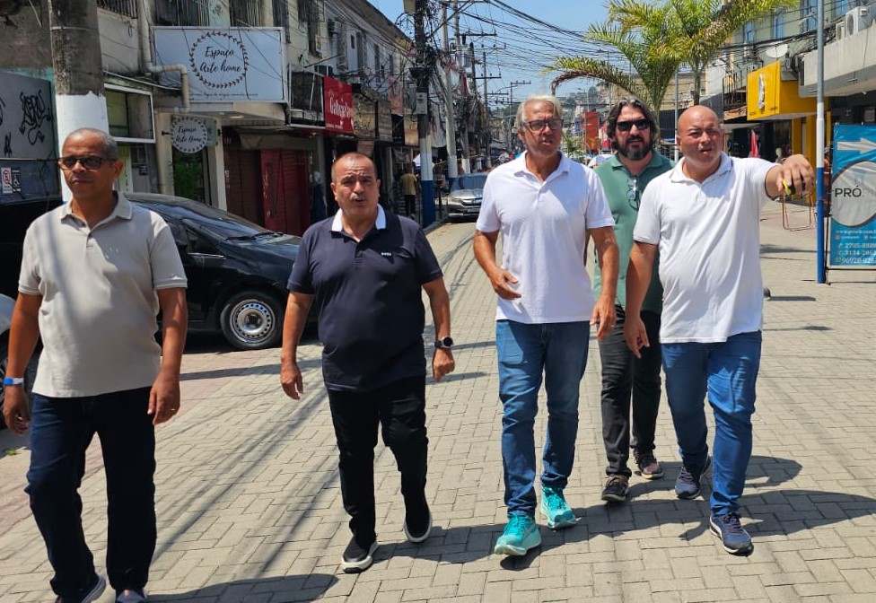 Prefeito Márcio Canella ouve comerciantes e acaba com o calçadão do bairro Lote XV