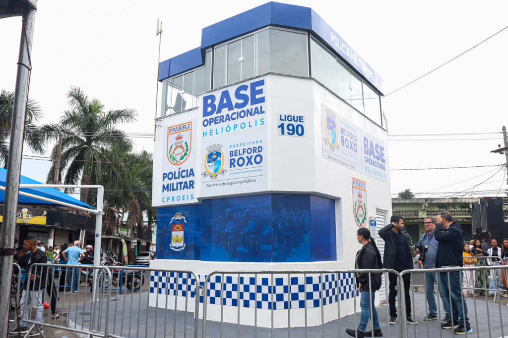 Governador e prefeito inauguram base do Proeis em Belford Roxo, lançam obras do canal Maxambomba e visitam Hospital Geral de Emergência