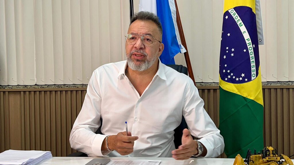 Prefeito de Belford Roxo reabre Prefeitura e denuncia que mais de 600 funcionários se beneficiaram financeiramente no final do governo