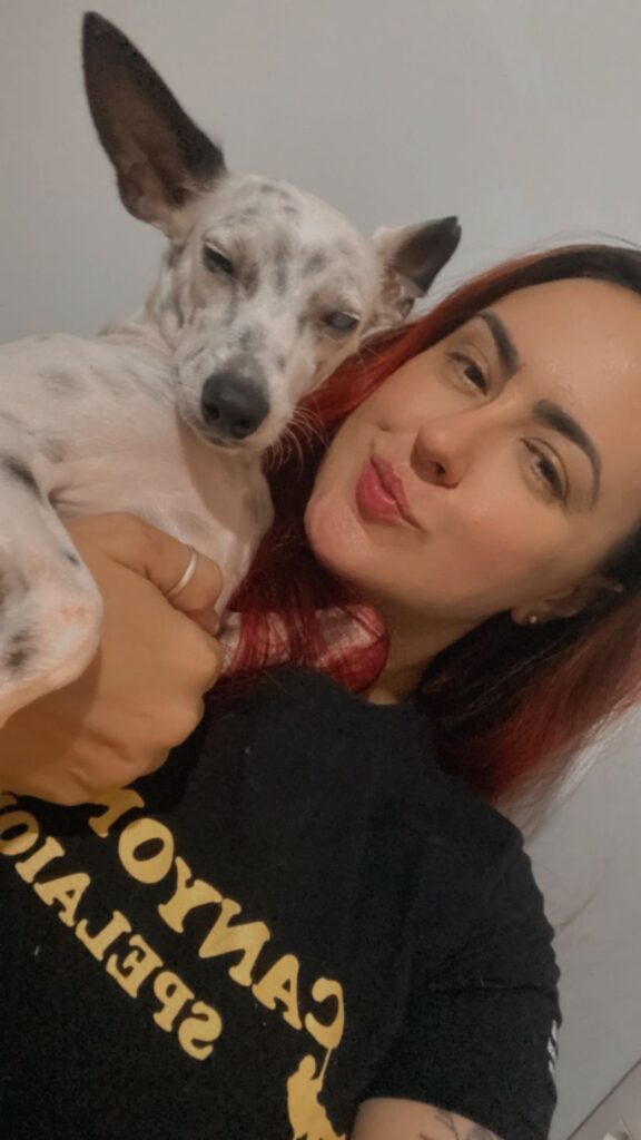 Secretário de Belford Roxo resgata cachorro com fratura exposta