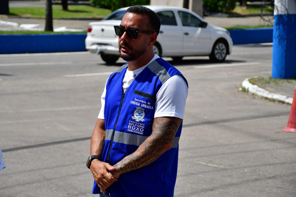 Prefeitura de Belford Roxo e Polícia Civil interditam fábrica de gelo no Parque São José