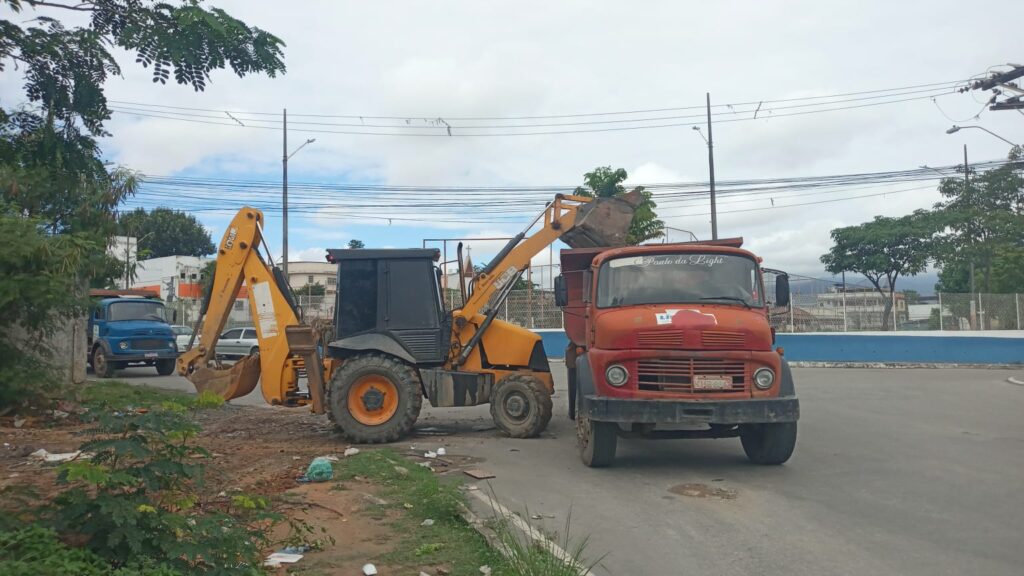 Prefeitura de Belford Roxo realiza mais um mutirão de limpeza e serviços em vários bairros