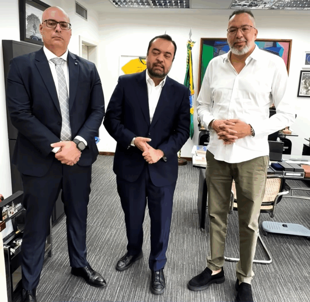 Governador Cláudio Castro e prefeito Márcio Canella anunciam que Belford Roxo ganhará três delegacias especializadas