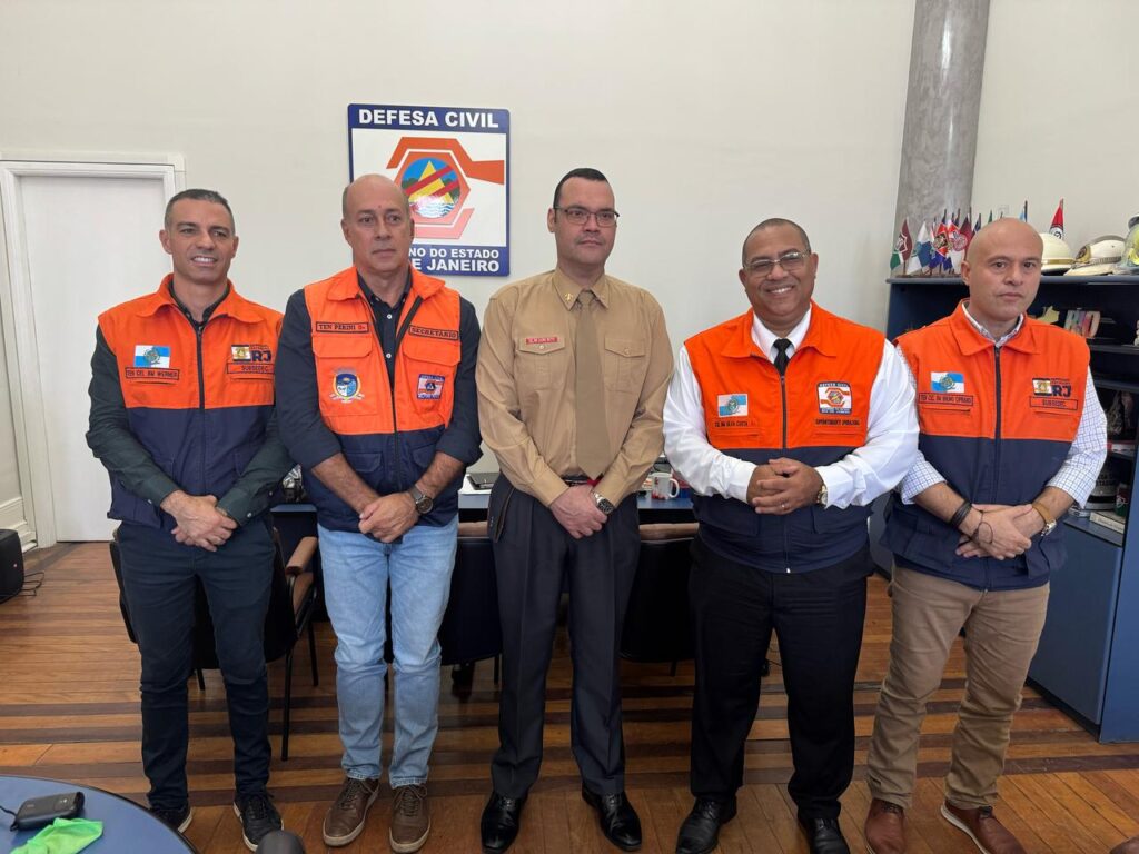 Defesa Civil de Belford Roxo participa de reunião no quartel central do Corpo de Bombeiros