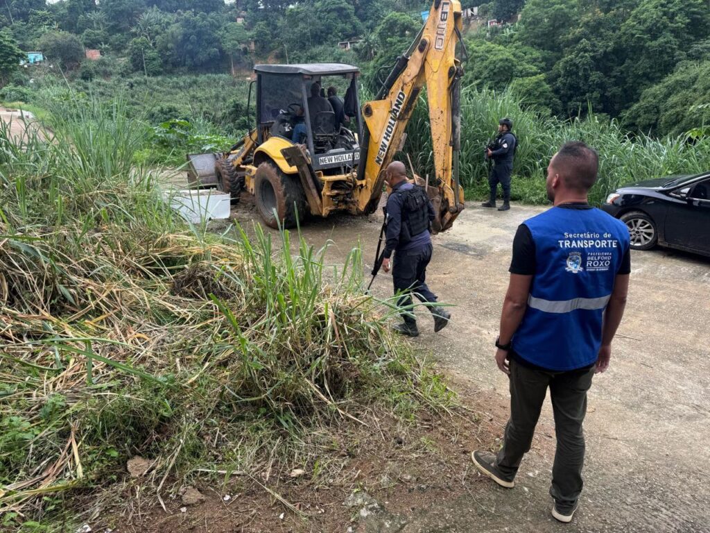 Secretaria de Transportes e Polícia Militar fazem operação nas comunidades do Avião e do Sapo