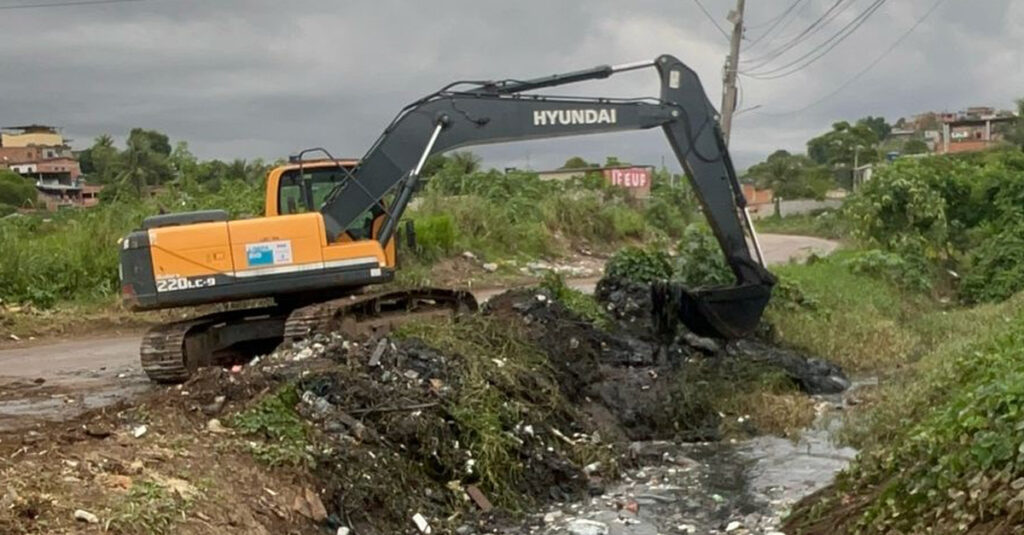 Secretaria de Meio Ambiente de Belford Roxo realiza Limpeza e desassoreamento do Canal dos Colonizadores