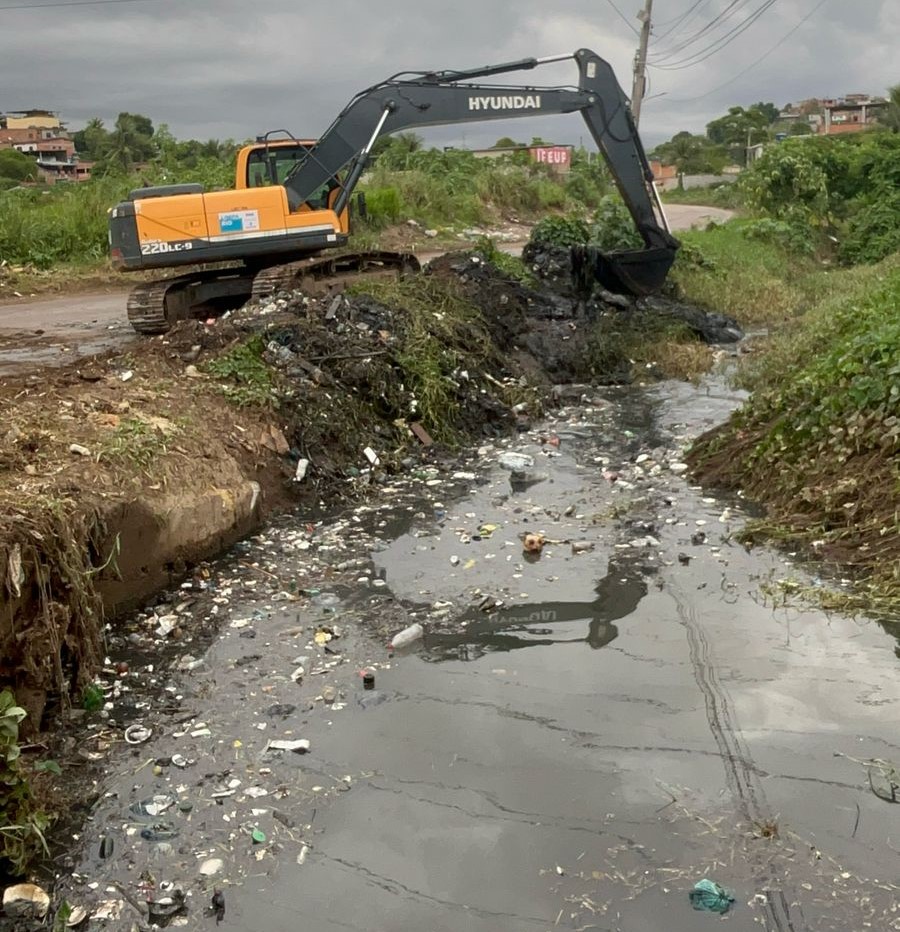 Secretaria de Meio Ambiente de Belford Roxo realiza Limpeza e desassoreamento do Canal dos Colonizadores