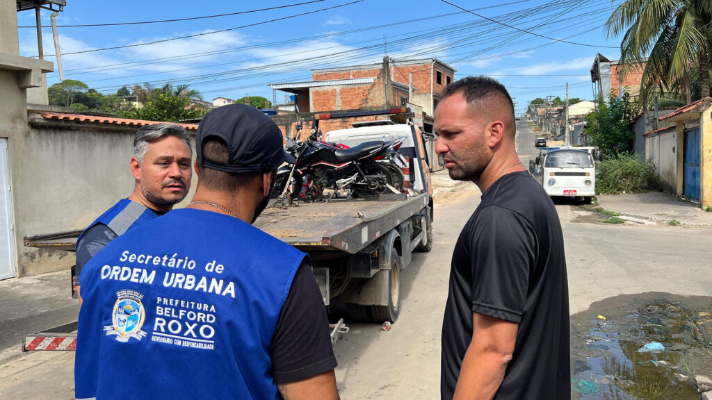 Prefeitura e Polícia Militar fazem operação para combater ferros-velhos irregulares
