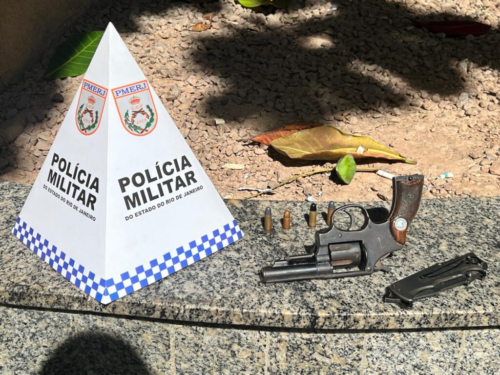 Denúncia no ‘Linha Direta com Canella ‘ ajuda a prender  homem que atirou em cachorro da vizinha no Vale do Ipê