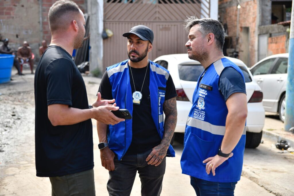 Prefeitura e Polícia Militar fazem operação para combater ferros-velhos irregulares