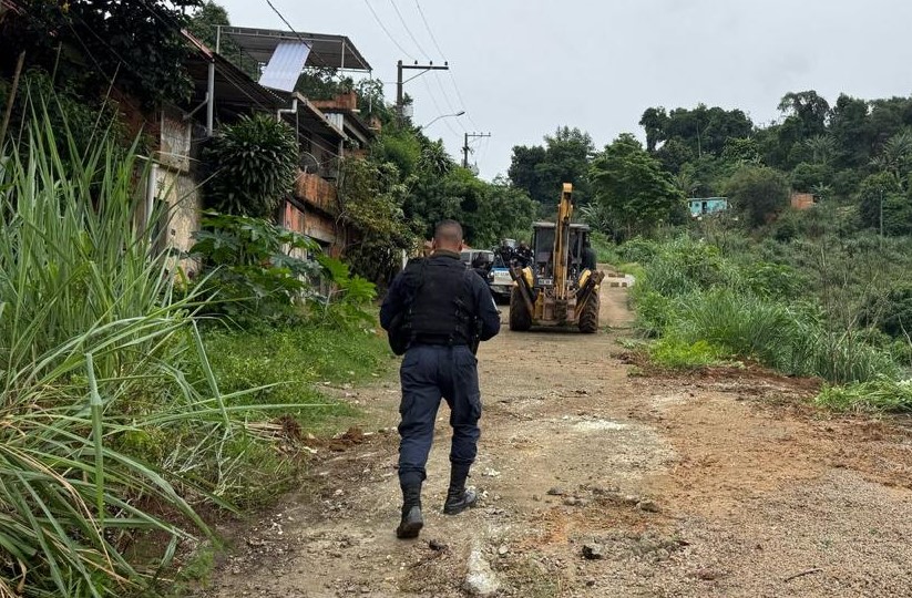 Secretaria de Transportes e Polícia Militar fazem operação nas comunidades do Avião e do Sapo