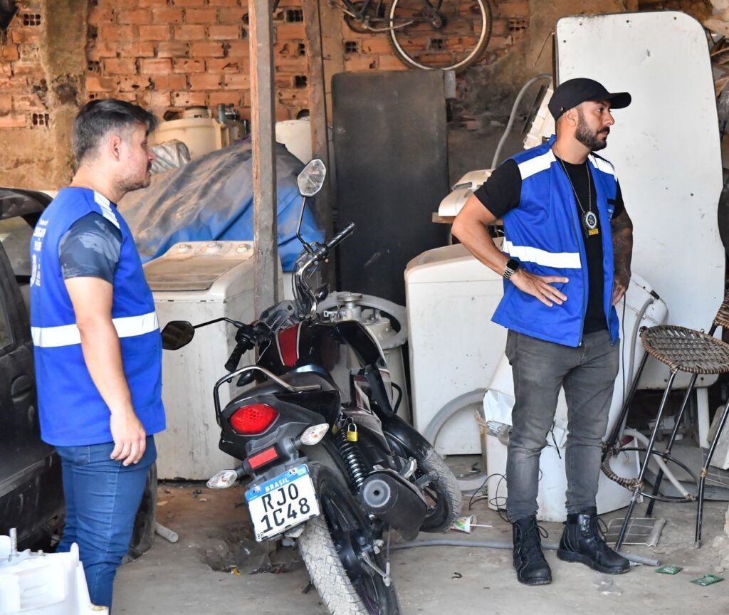 Prefeitura e Polícia Militar fazem operação para combater ferros-velhos irregulares