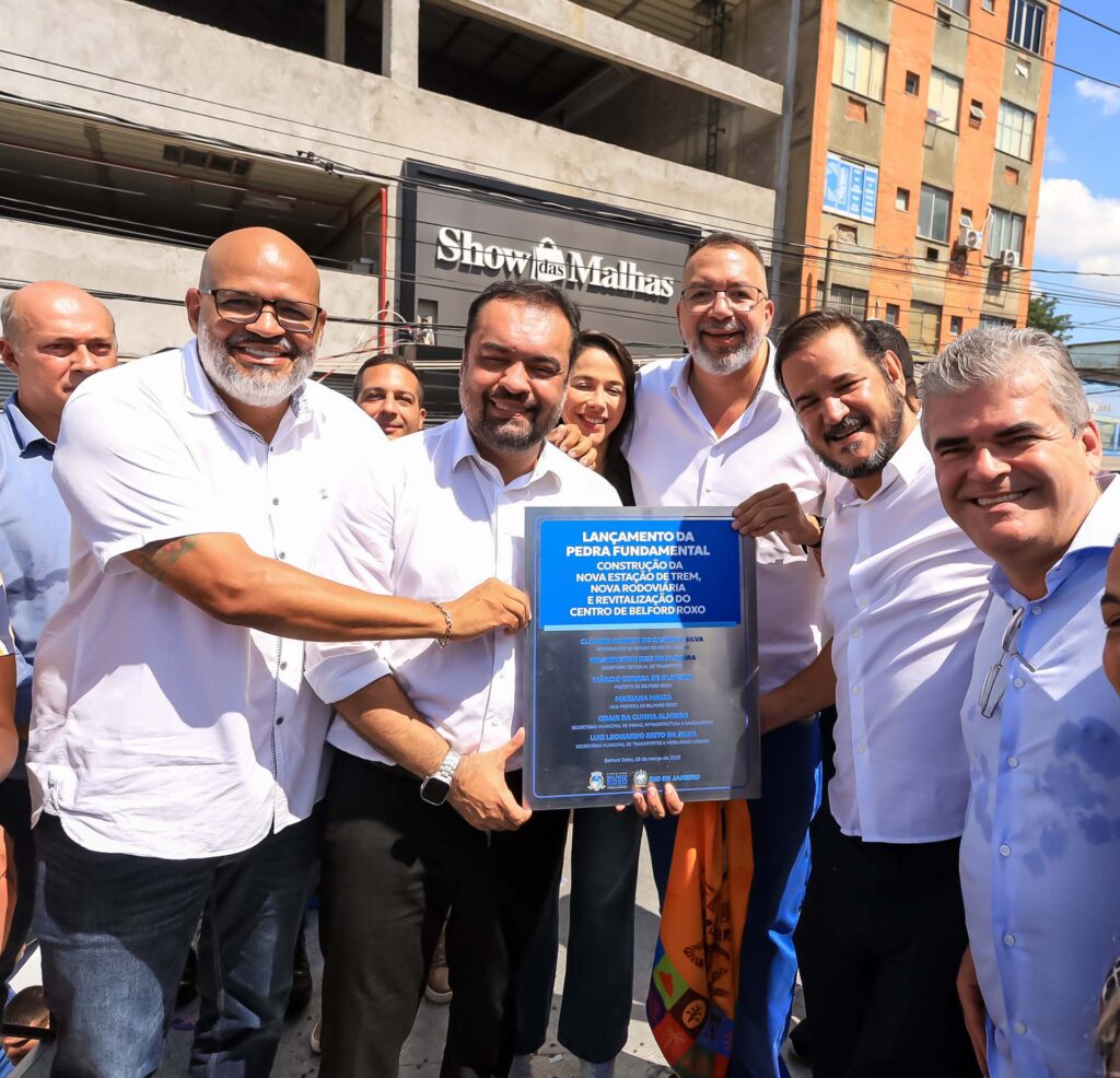 Cláudio Castro e Márcio Canella lançam pedra fundamental da revitalização do centro, construção de rodoviária e do recuo da estação