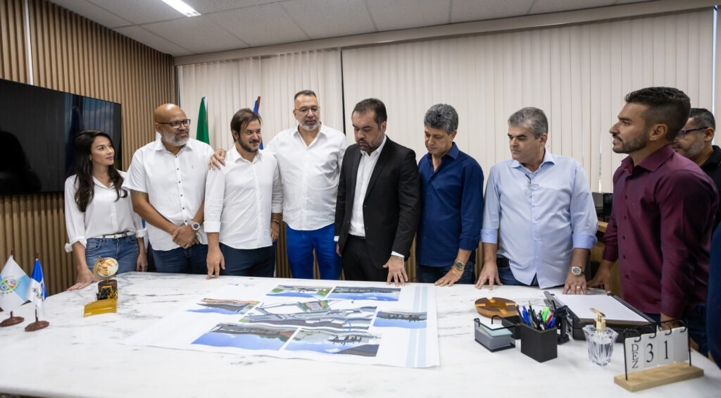 Cláudio Castro e Márcio Canella lançam pedra fundamental da revitalização do centro, construção de rodoviária e do recuo da estação