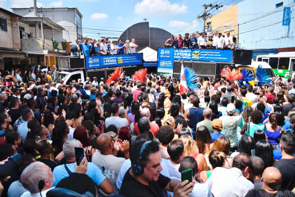 Cláudio Castro e Márcio Canella lançam pedra fundamental da revitalização do centro, construção de rodoviária e do recuo da estação