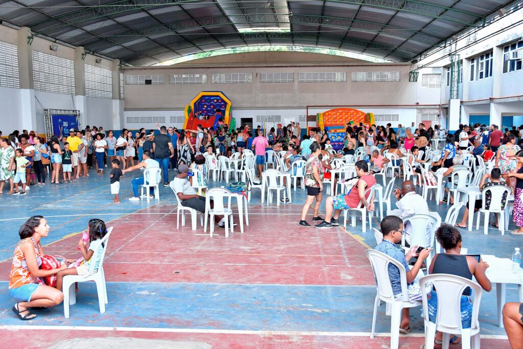 Crianças especiais participam de festa da Páscoa em Belford Roxo