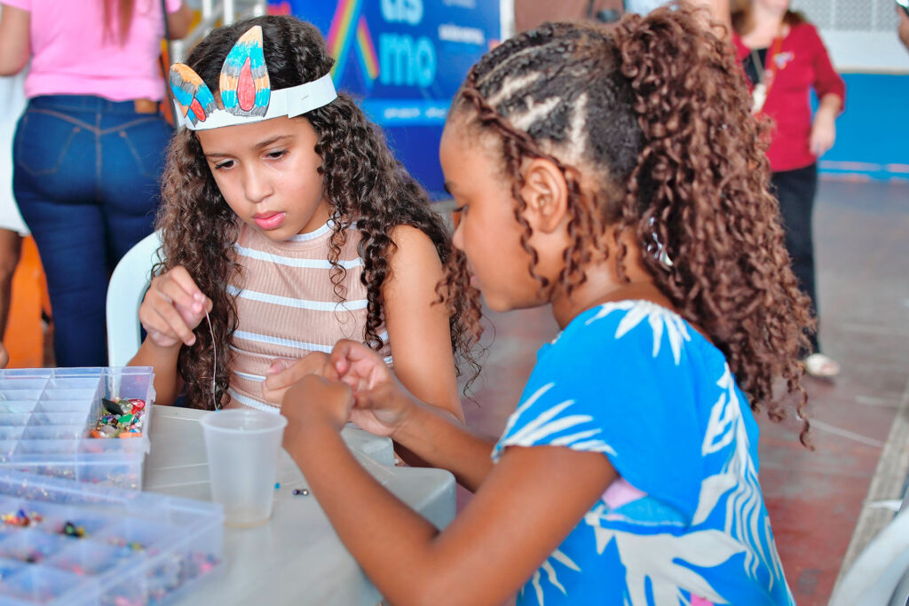 Crianças especiais participam de festa da Páscoa em Belford Roxo