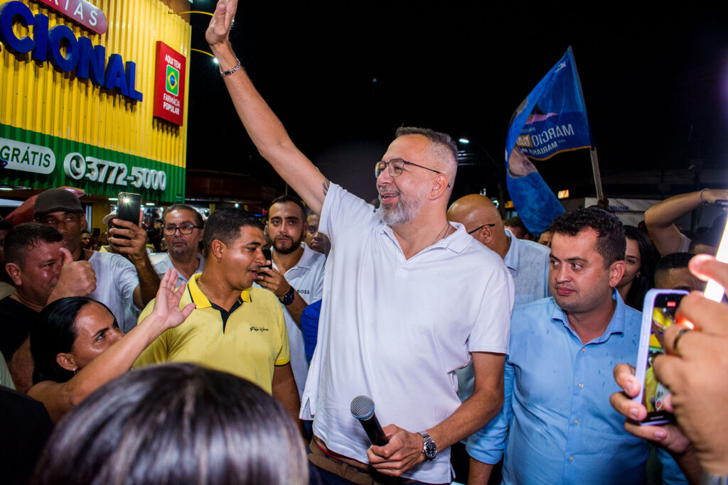 Márcio Canella reabre trecho da Estrada Manoel de Sá para melhorar movimento no centro comercial do Lote XV