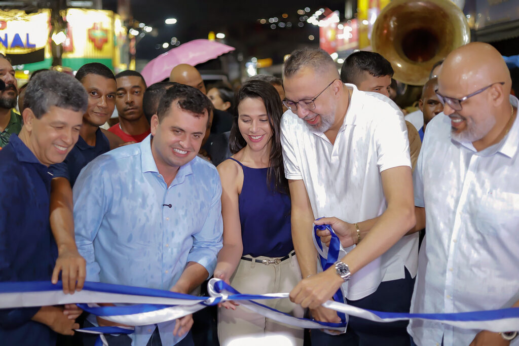 Márcio Canella reabre trecho da Estrada Manoel de Sá para melhorar movimento no centro comercial do Lote XV