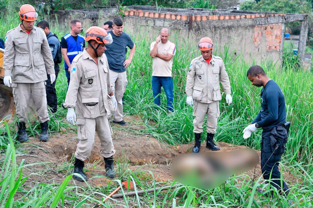 Operação conjunta da Prefeitura de Belford Roxo, Polícias Militar e Civil localiza cemitério clandestino do tráfico na Caixa D´água