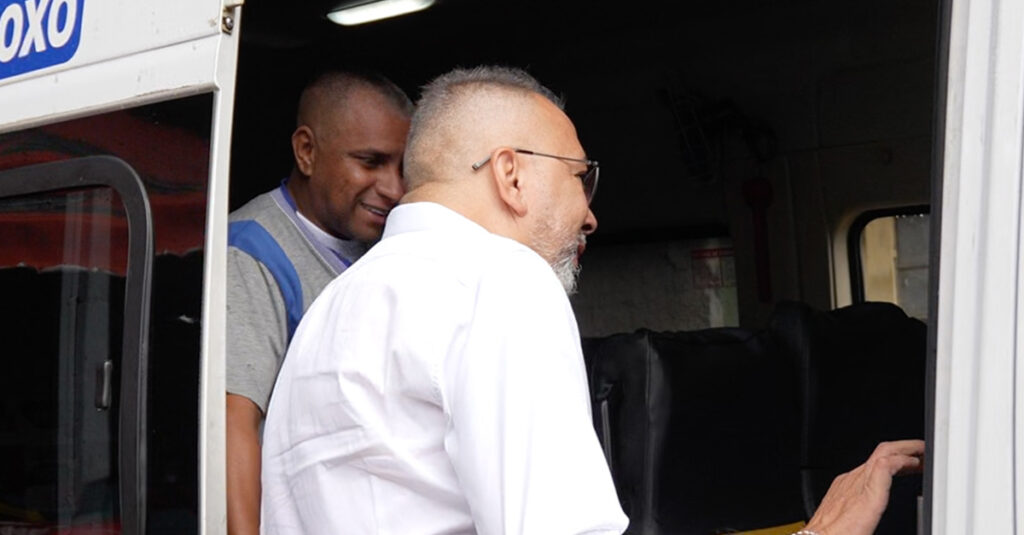 Prefeito Márcio Canella determina que vans voltem a circular em três bairros de Belford Roxo