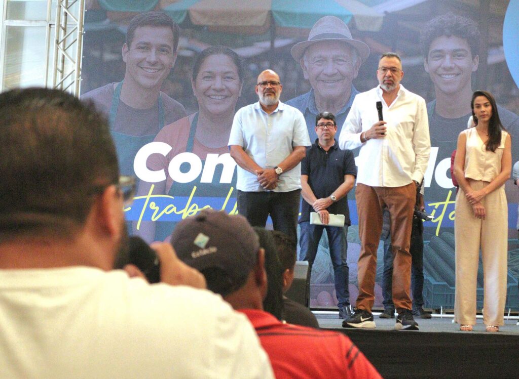 Prefeito Márcio Canella se reúne com camelôs, feirantes, donos de trailers e avisa que irá continuar combatendo a extorsão