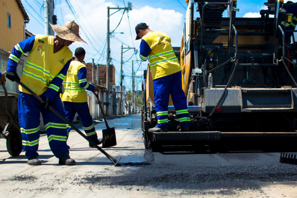 Prefeito Márcio Canella vistoria obras no Sargento Roncalli