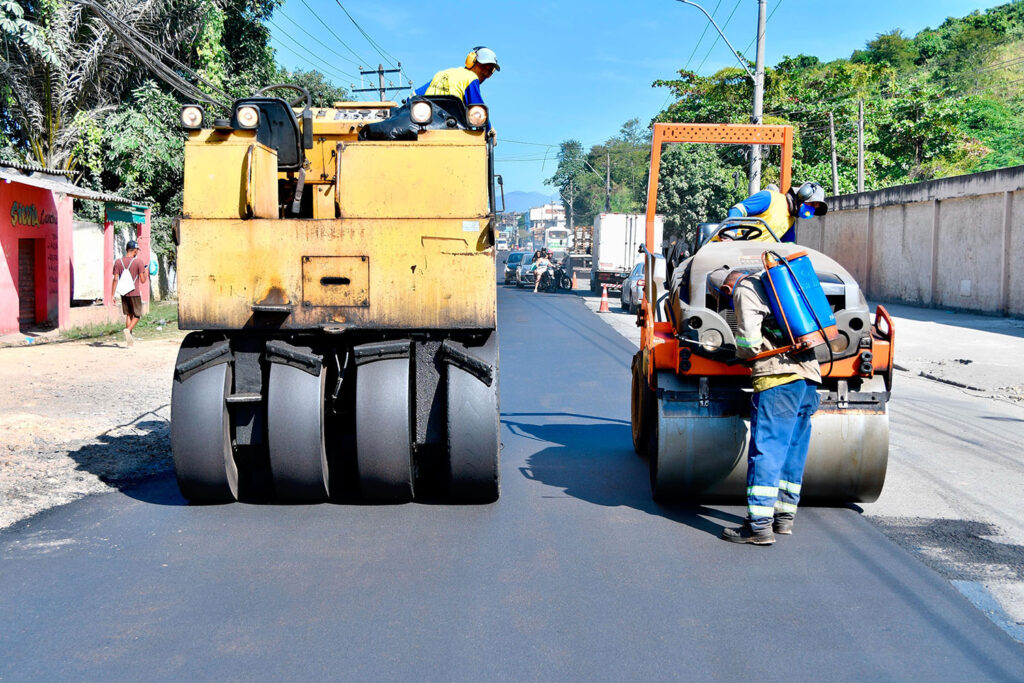 Avenida Automóvel Clube está de cara nova com obras de asfaltamento e revitalização
