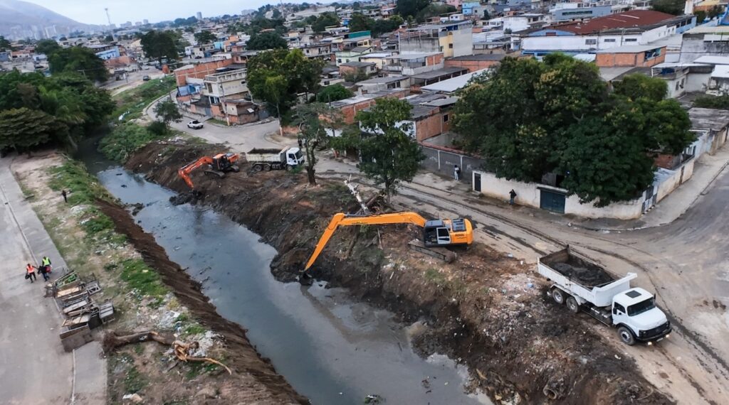 25 09 2025 - Antes da Rua Rui Correa paralela a Estrada Miguel Couto em Shangrila receberá asfalto