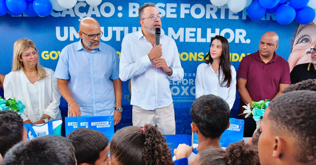 Prefeito Márcio Canella entrega novos kits escolares e uniformes para os alunos da rede municipal de ensino