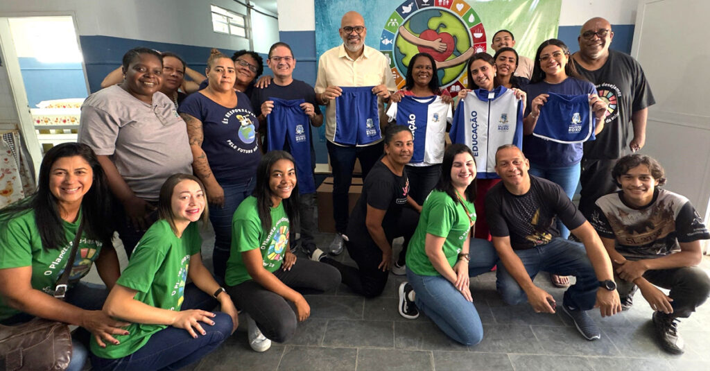 Secretário Chefe de Gabinete realiza entrega dos novos uniformes da rede municipal de ensino